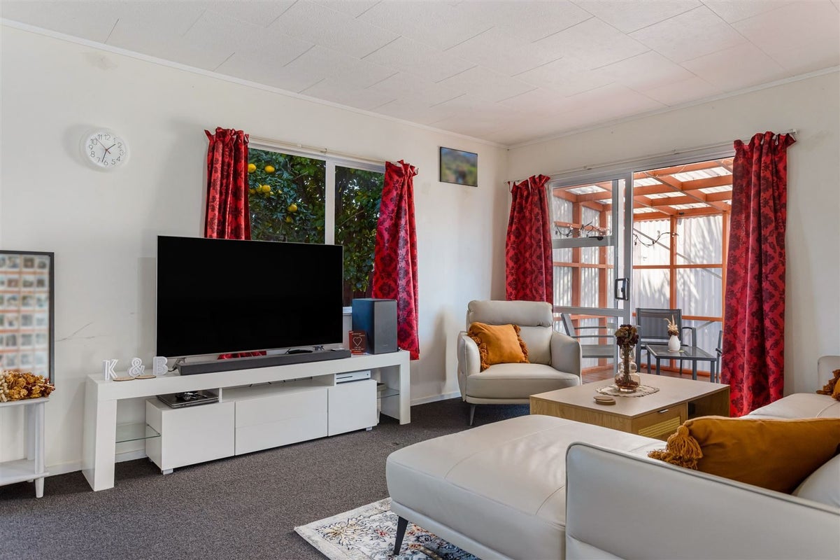 2/9 Ireland Place, Ranui, Auckland - Carousel 2