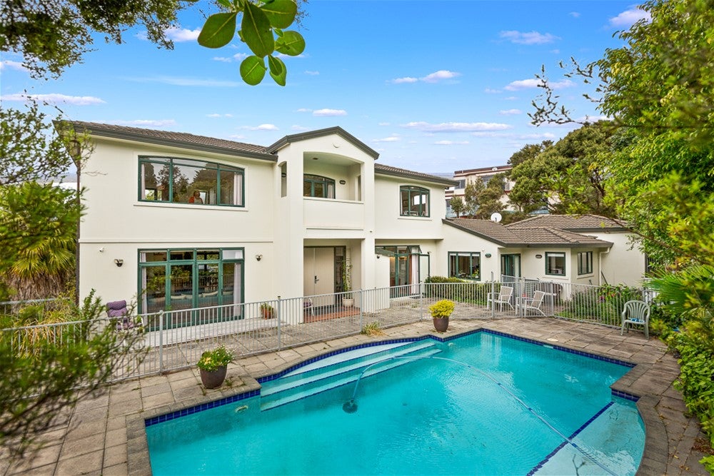6 David Beattie Place, Chatswood, Auckland - Carousel 1