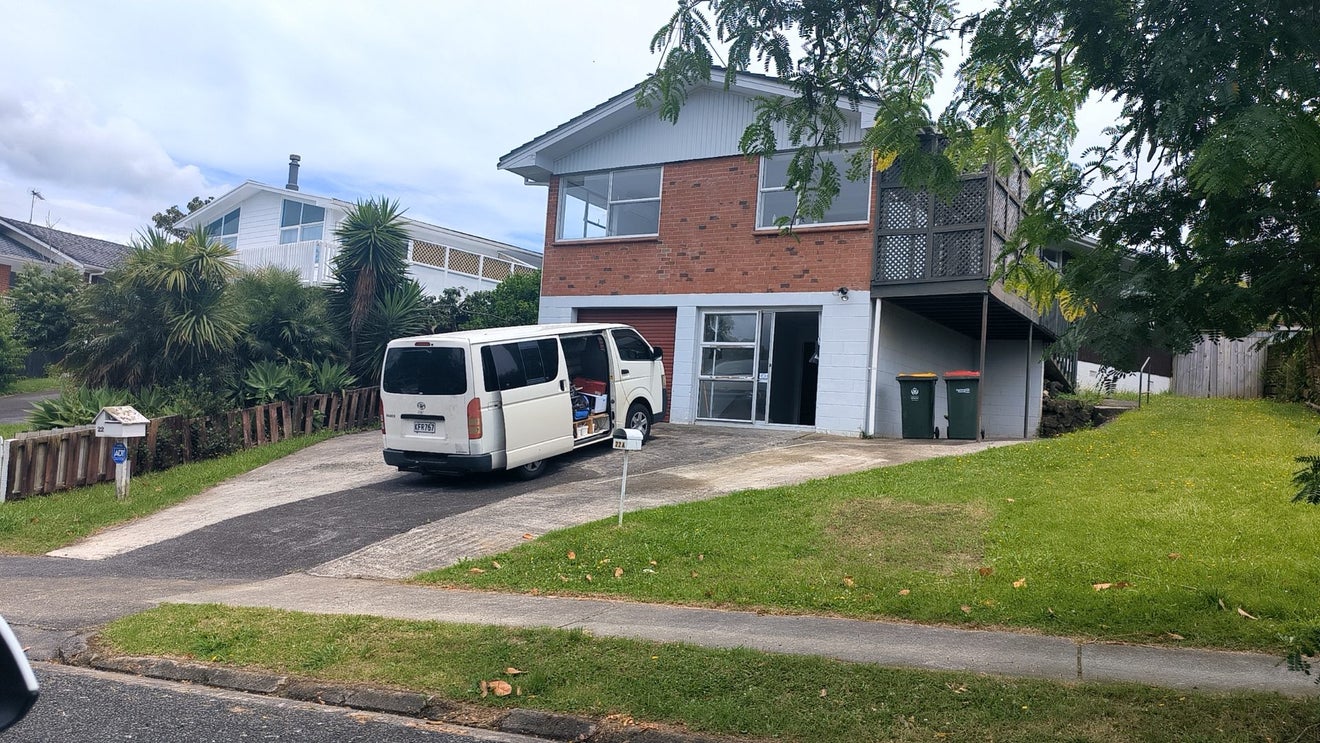 22 Megan Avenue, Pakuranga Heights, Auckland - Carousel 1