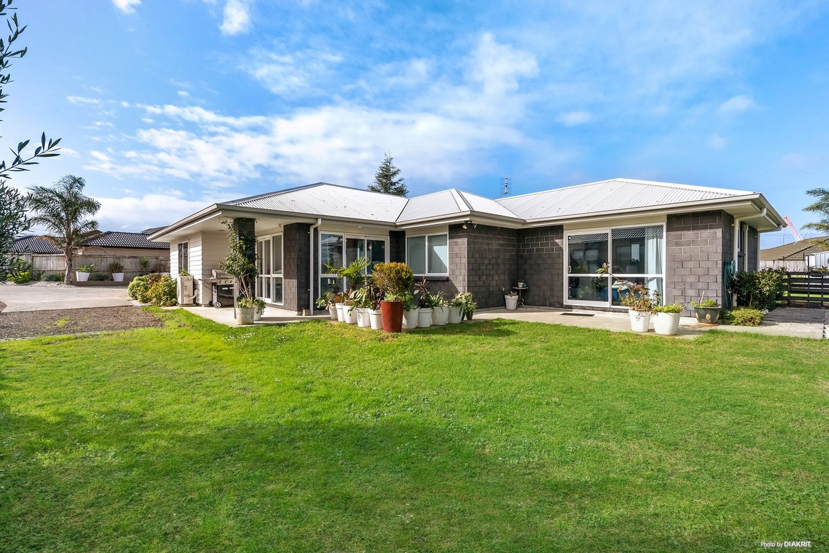 589D Great South Road, Rosehill, Papakura - Carousel 1
