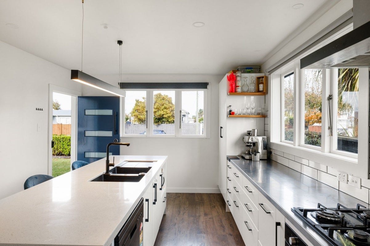 4 Ramsay Street, Frankton, Hamilton - Carousel 2