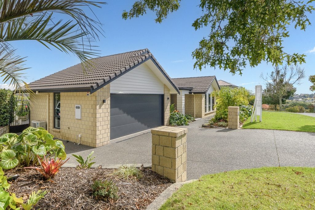 48 Hawkridge Heights, Bethlehem, Tauranga - Carousel 2