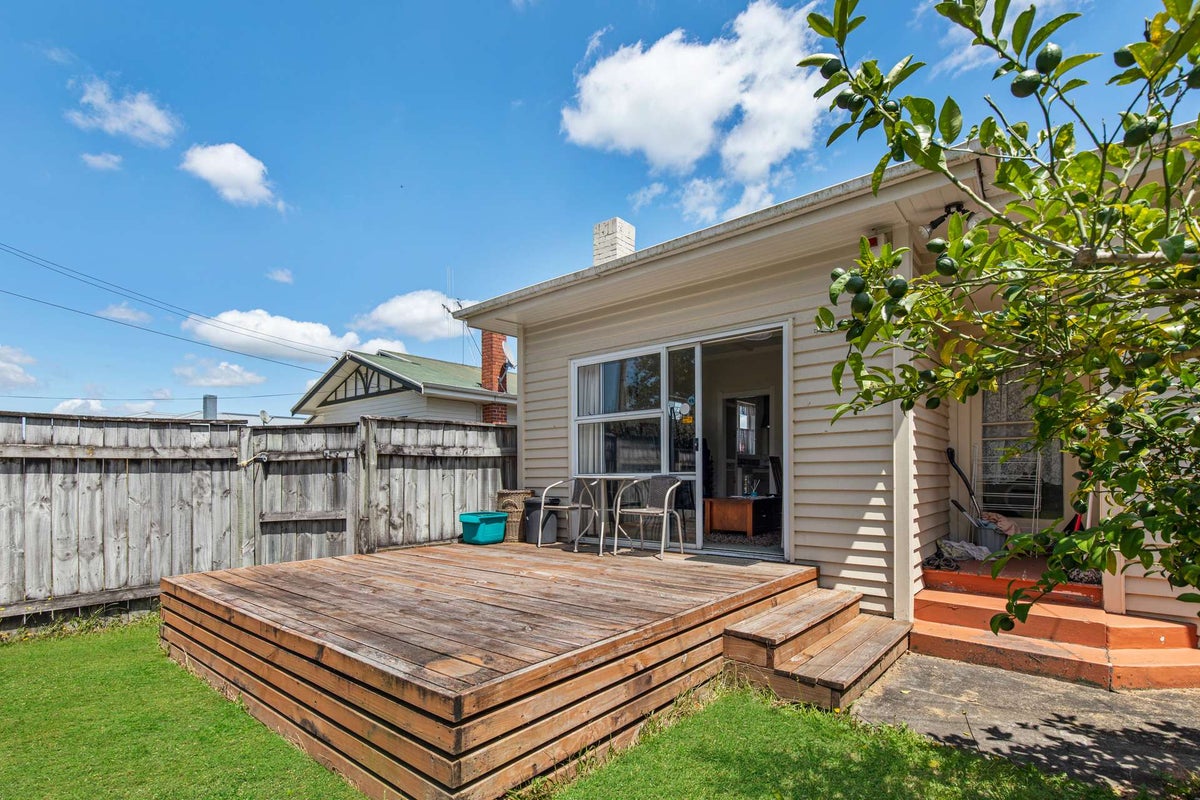 159 Peachgrove Road, Hamilton East, Hamilton - Carousel 1