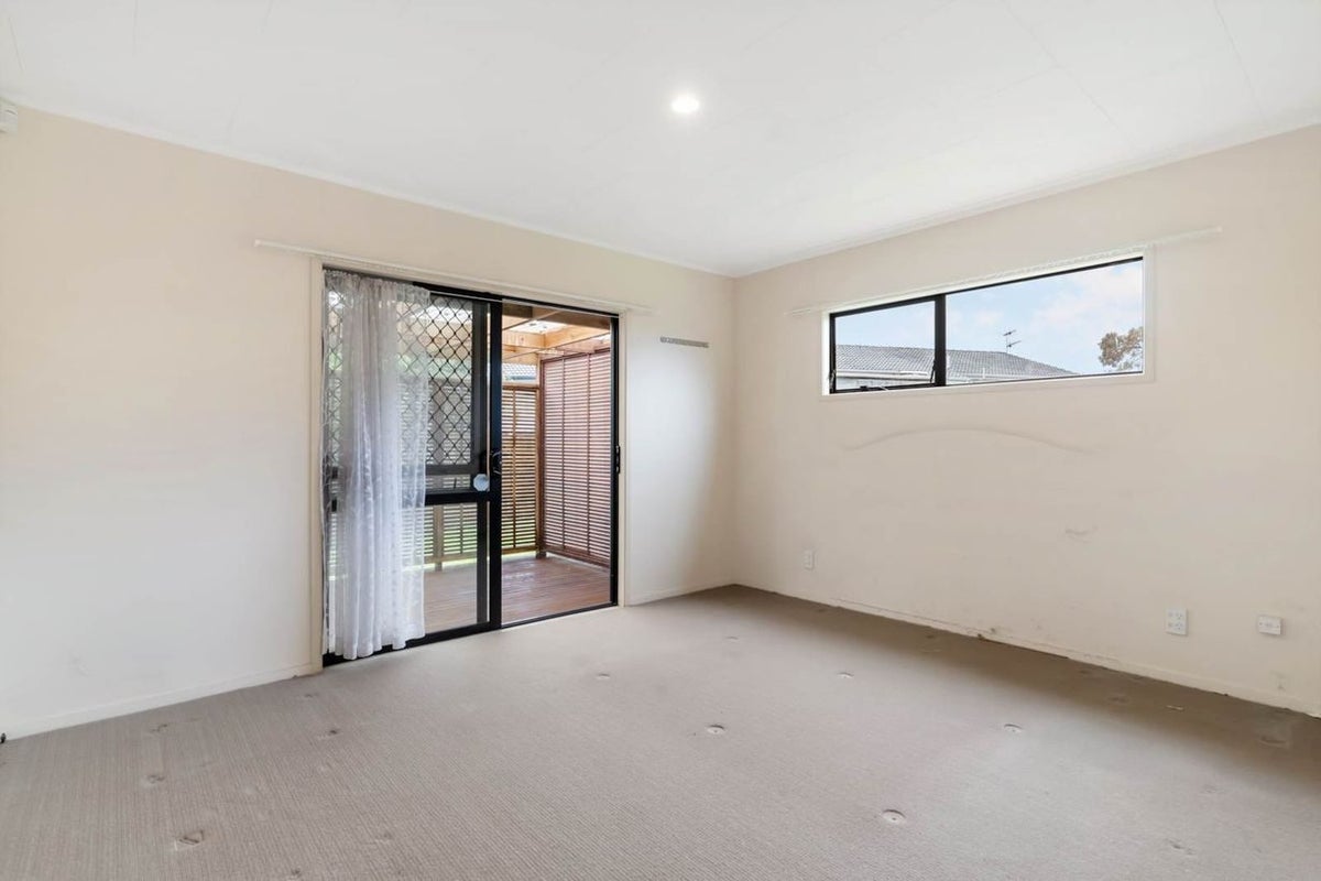 32 Aviemore Drive, Highland Park, Auckland - Carousel 10