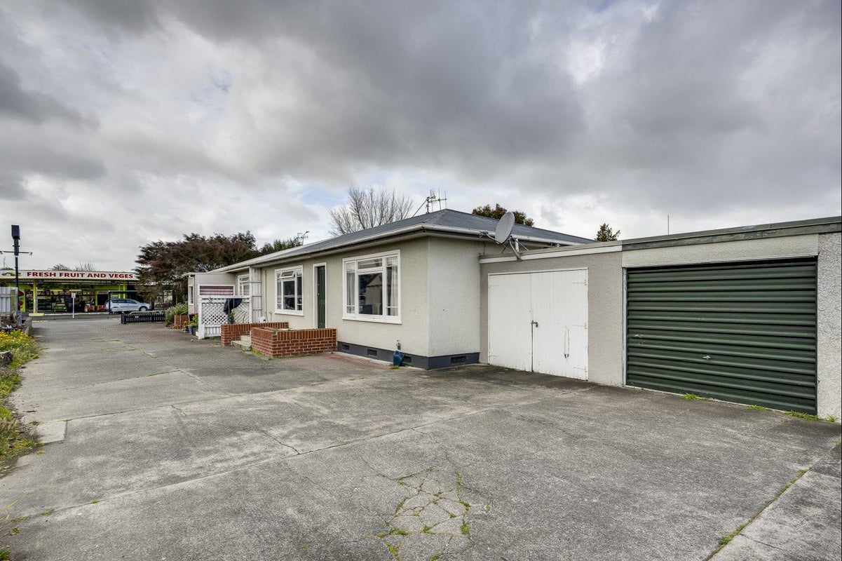 2/913 Heretaunga St East, Parkvale, Hastings - Carousel 2