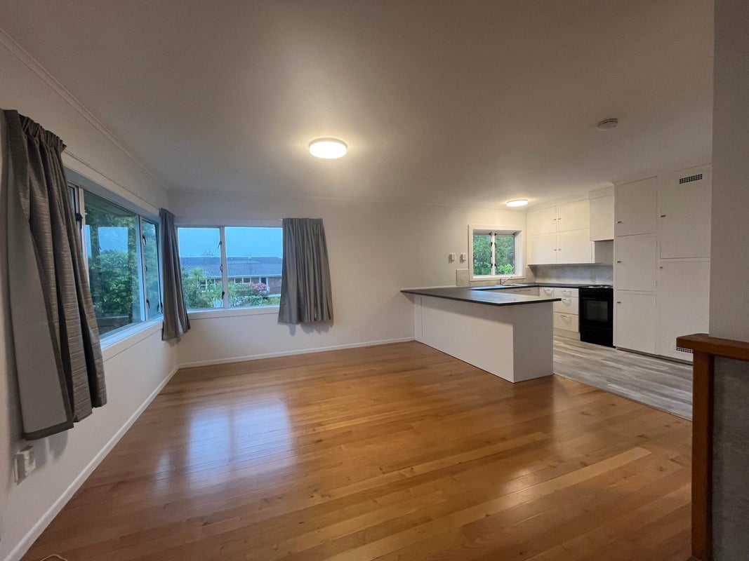 4 Cassino Street, Bayswater, Auckland - Carousel 1