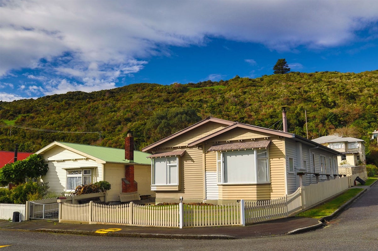 19 Blackmore Street, Greymouth, Greymouth - Carousel 1