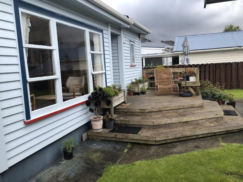 15 Lincoln Avenue, Epuni, Lower Hutt - Carousel 2