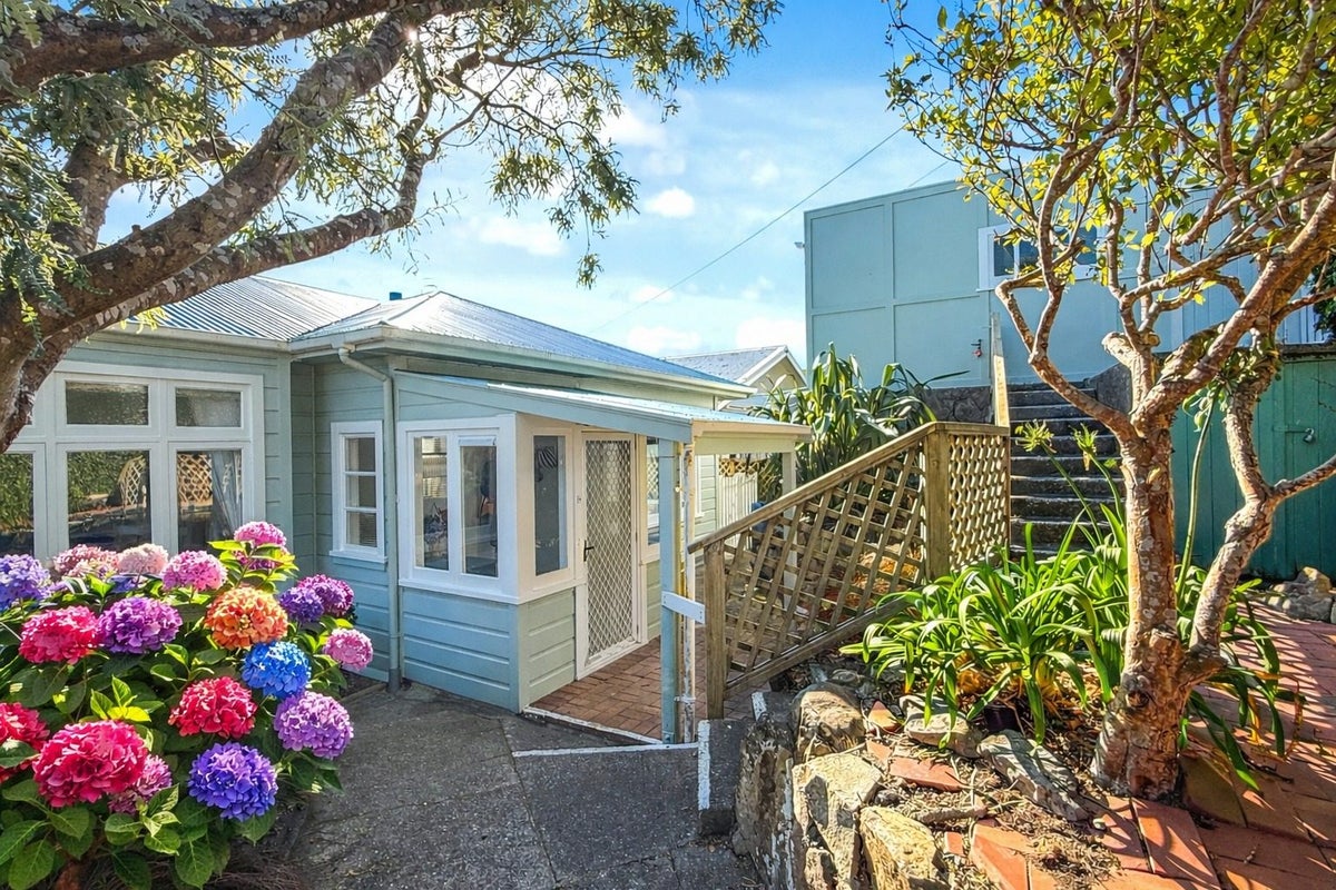 97 Northland Road, Northland, Wellington - Carousel 2