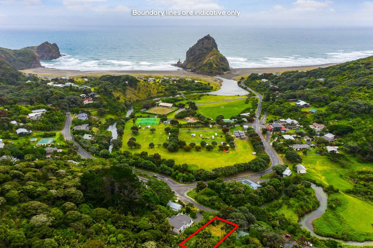 9 Glenesk Road, Piha, Piha - Carousel 1