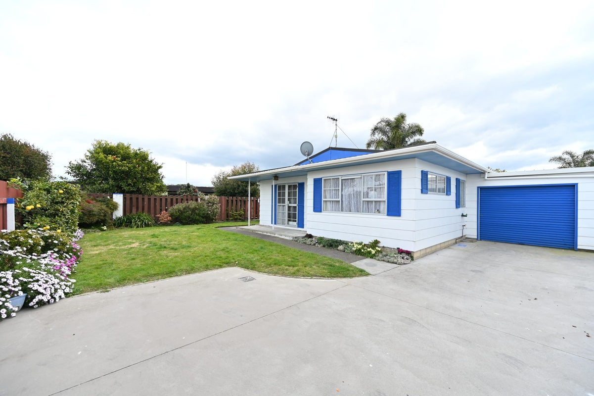 2/12 Swansea Place, Tamatea, Napier - Carousel 1