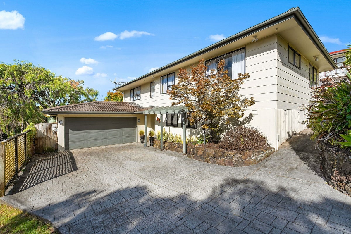 97 Langana Avenue, Browns Bay, Auckland - Carousel 1