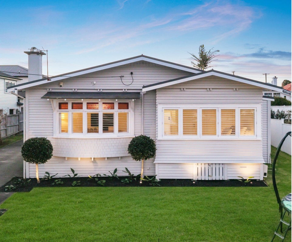 15 David Street, Bayswater, Auckland - Carousel 1