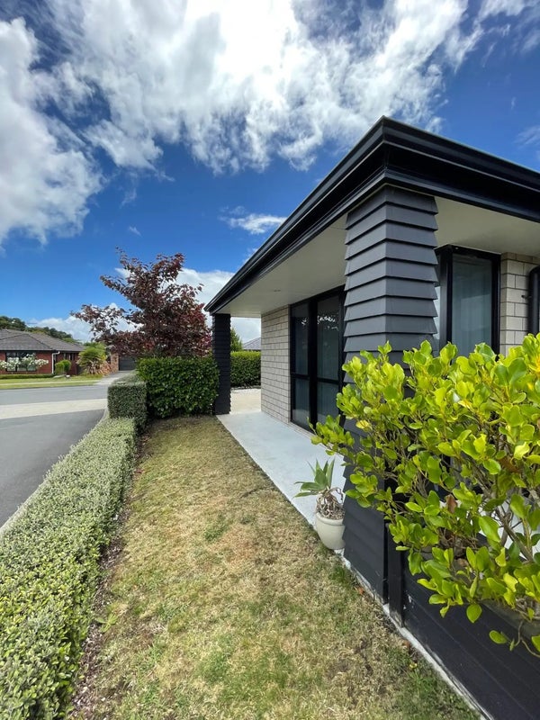 16 Edgeview Crescent, Fitzroy, Hamilton - Carousel 6