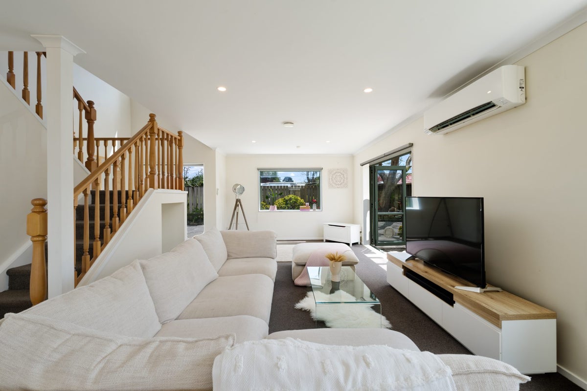 2/33 Woodford Avenue, Henderson, Waitakere - Carousel 2