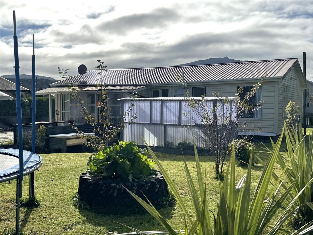 20 Matai Street, Dobson, Greymouth - Carousel 20