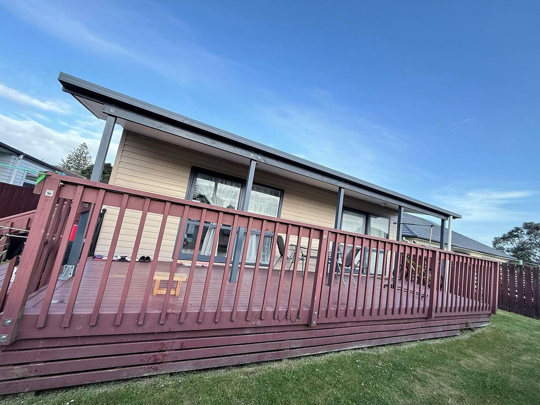 14 Peachgrove Road, Te Atatu Peninsula, Auckland - Carousel 1
