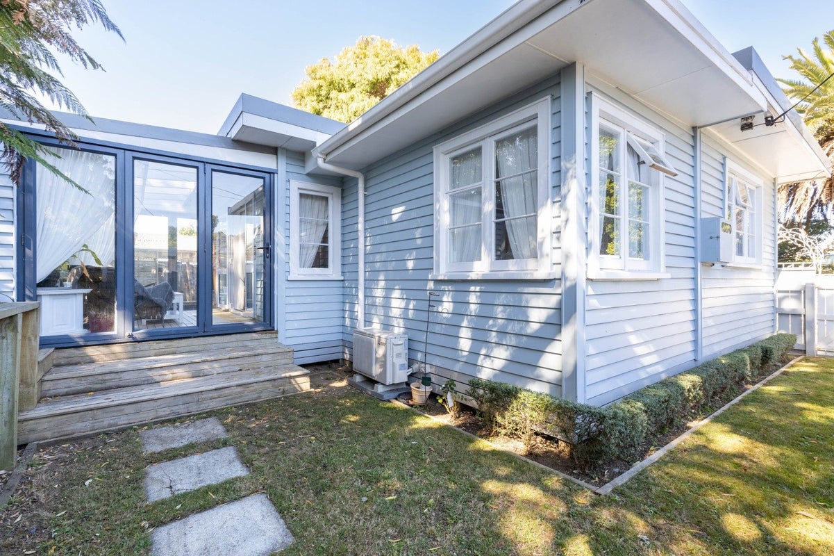 475B St Aubyn Street, Moturoa, New Plymouth - Carousel 1