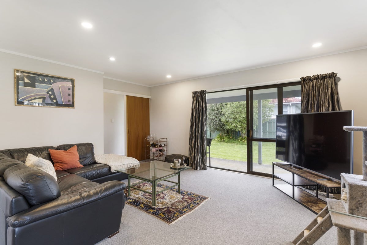 14A Karaka Street, New Lynn, Auckland - Carousel 2