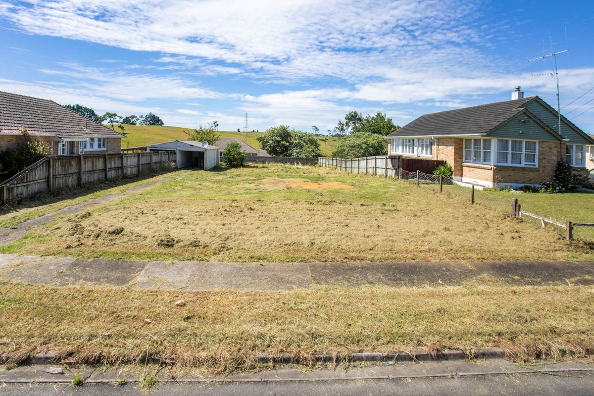 38 Kohekohe Street, MEREMERE, MERCER - Carousel 1