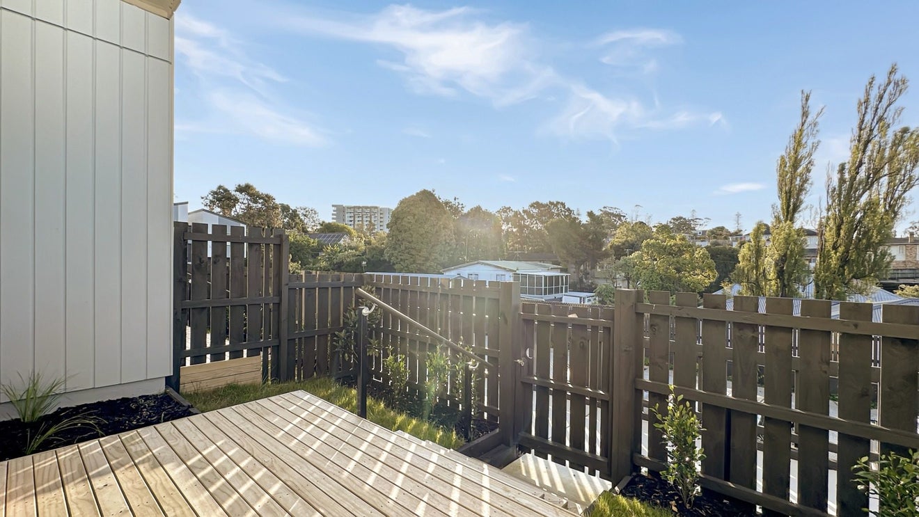 8/27 Glenorchy Street, Glen Eden, Auckland - Carousel 2