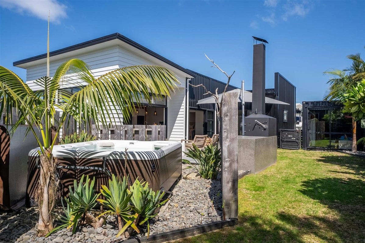 3 Rita Way, Warkworth - Carousel 1