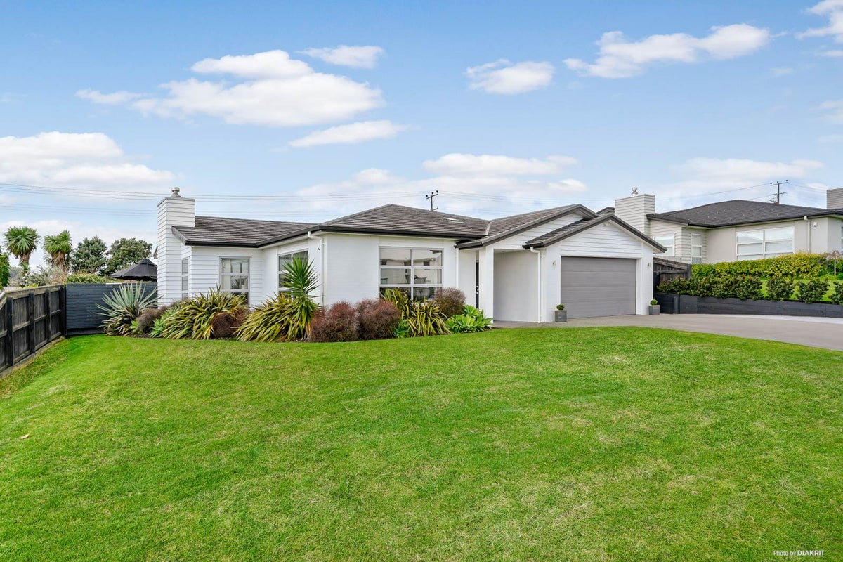 49 Liberty Crescent, Beachlands, Auckland - Carousel 1