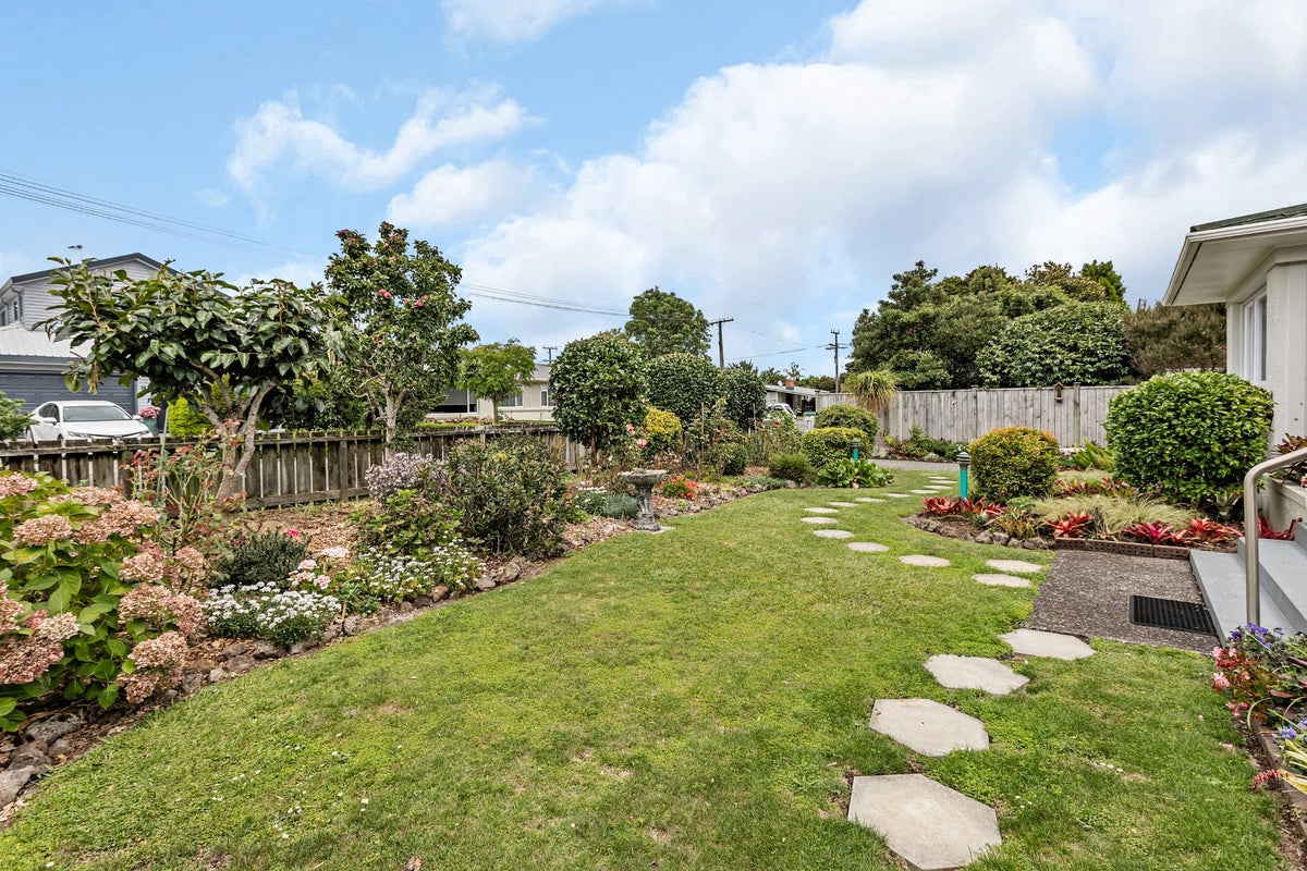 25 Tuhangi Street, Kamo, Whangarei - Carousel 24