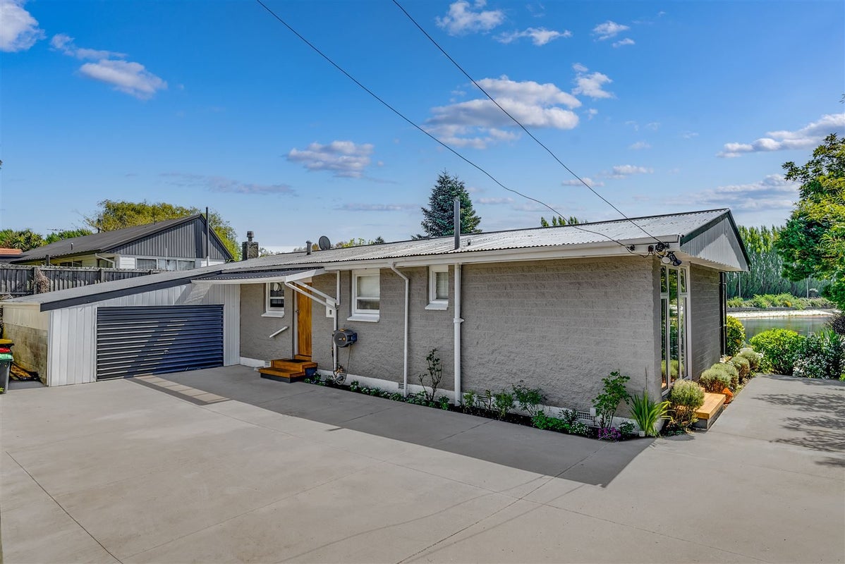 7A Cunliffe Road, Redwood, Christchurch - Carousel 1
