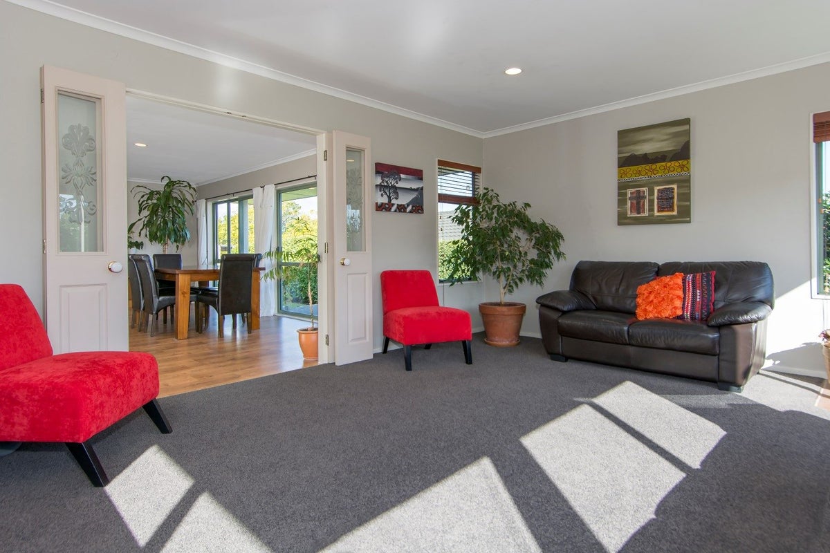 27 Wakefield Drive, Bethlehem, Tauranga - Carousel 2