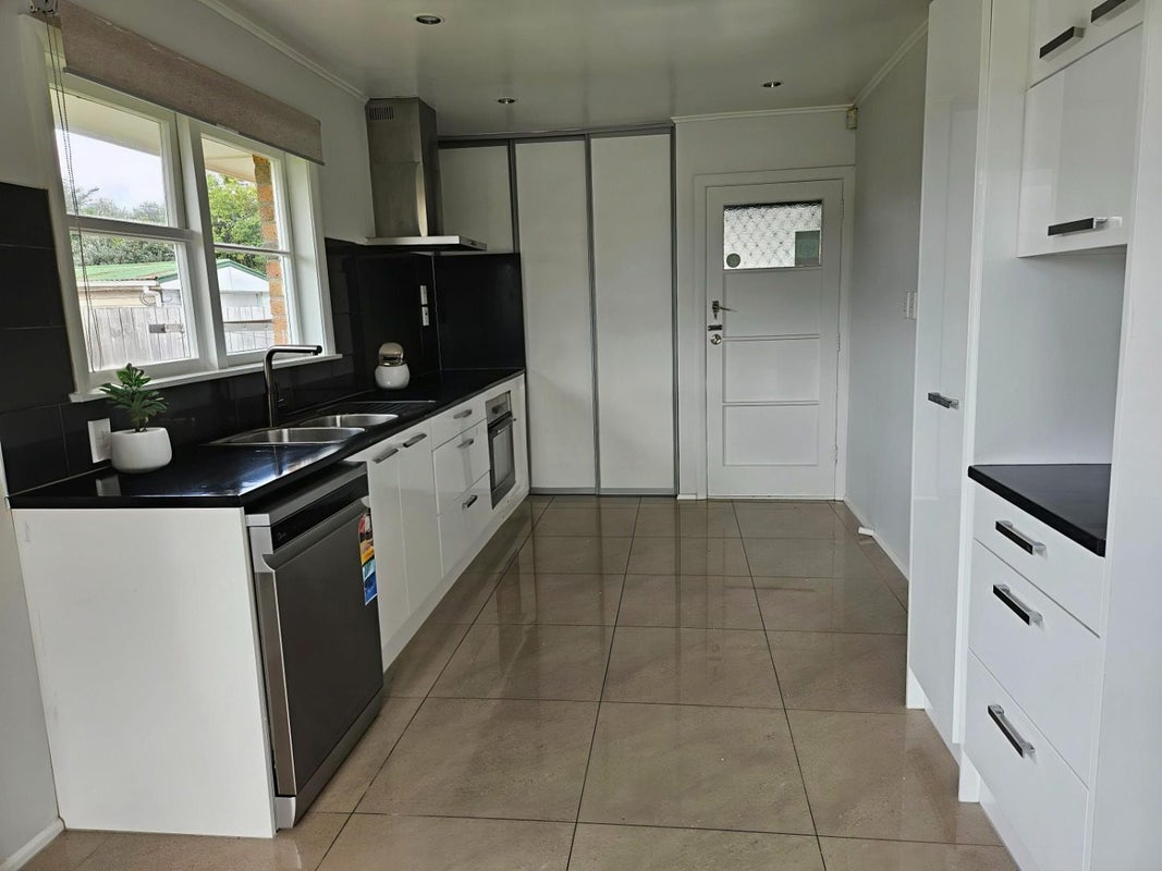 80 McAnnalley Street, Manurewa East, Auckland - Carousel 2