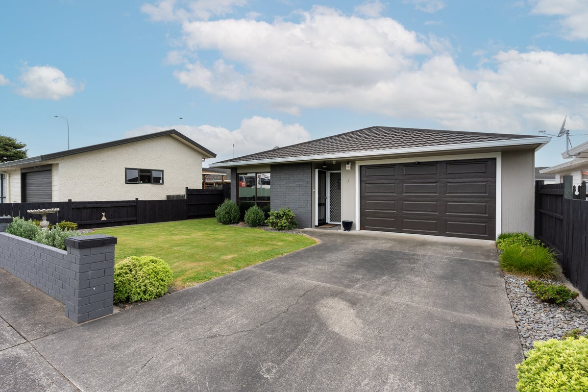 3 Richmond Avenue, Takaro, Palmerston North - Carousel 1