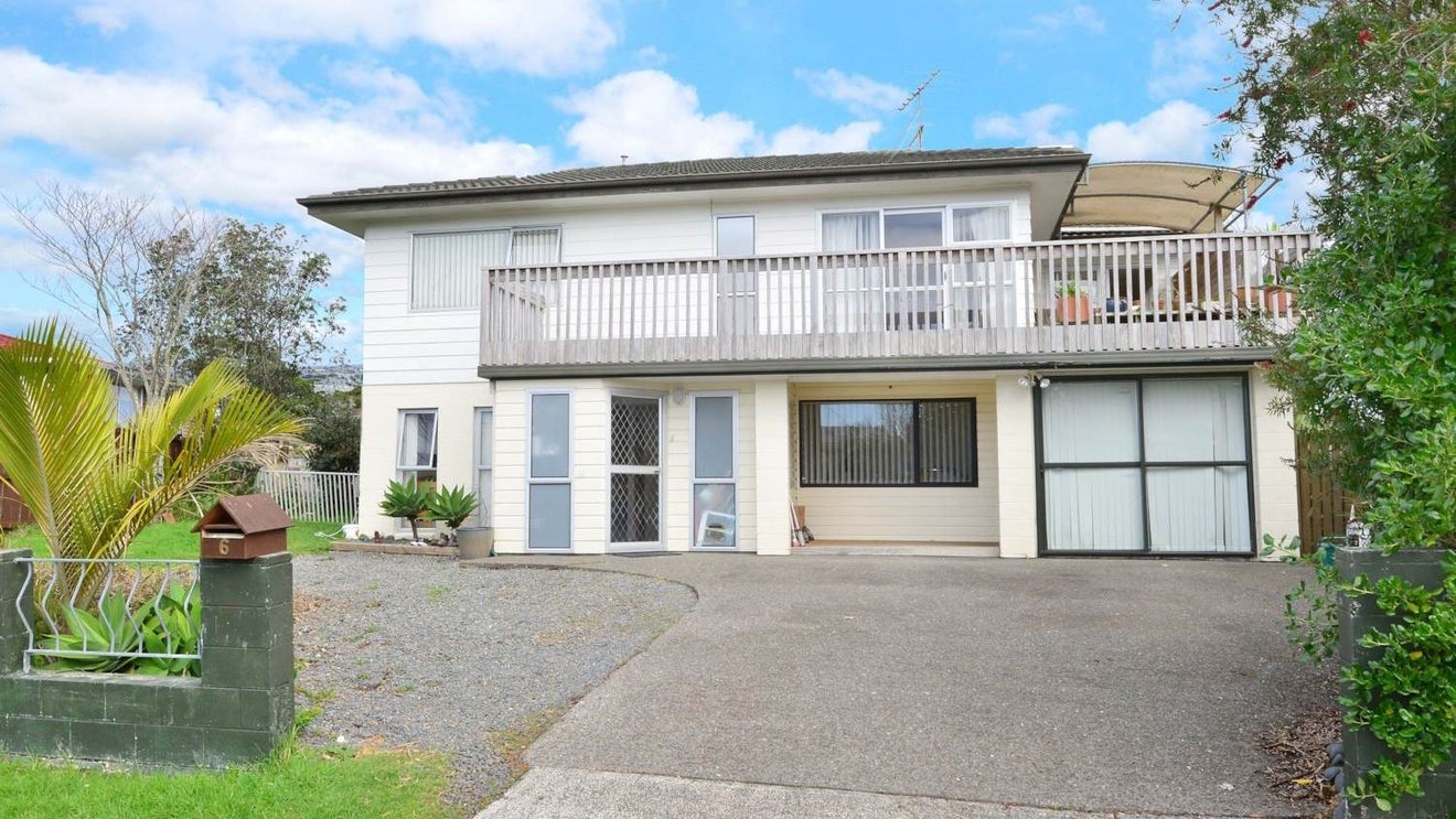 6 Raupapa Street, Northcote, Auckland - Carousel 1