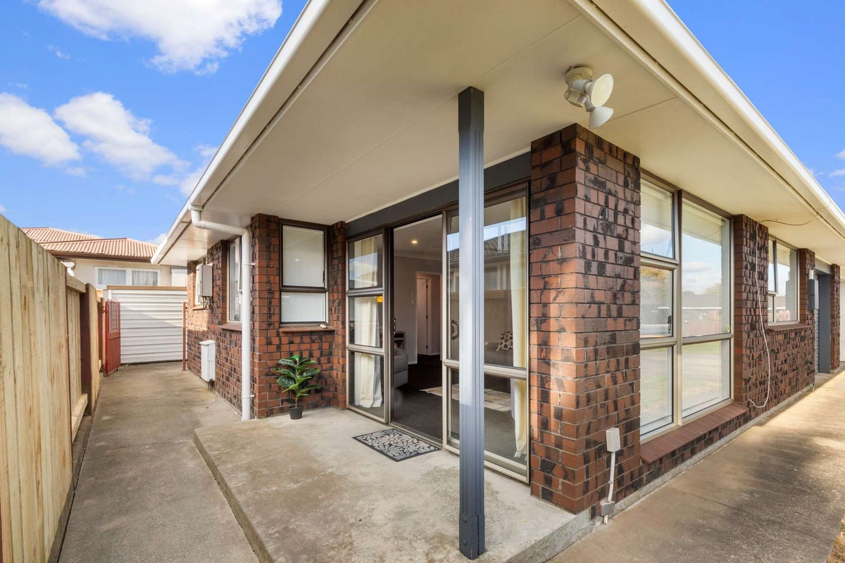 11/370 Tremaine Avenue, Takaro, Palmerston North - Carousel 1