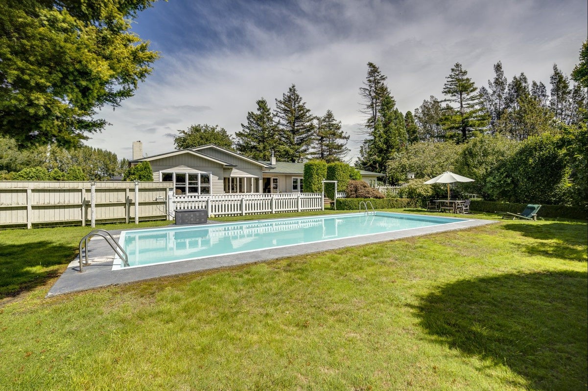59 York Road, Longlands, Hastings - Carousel 2