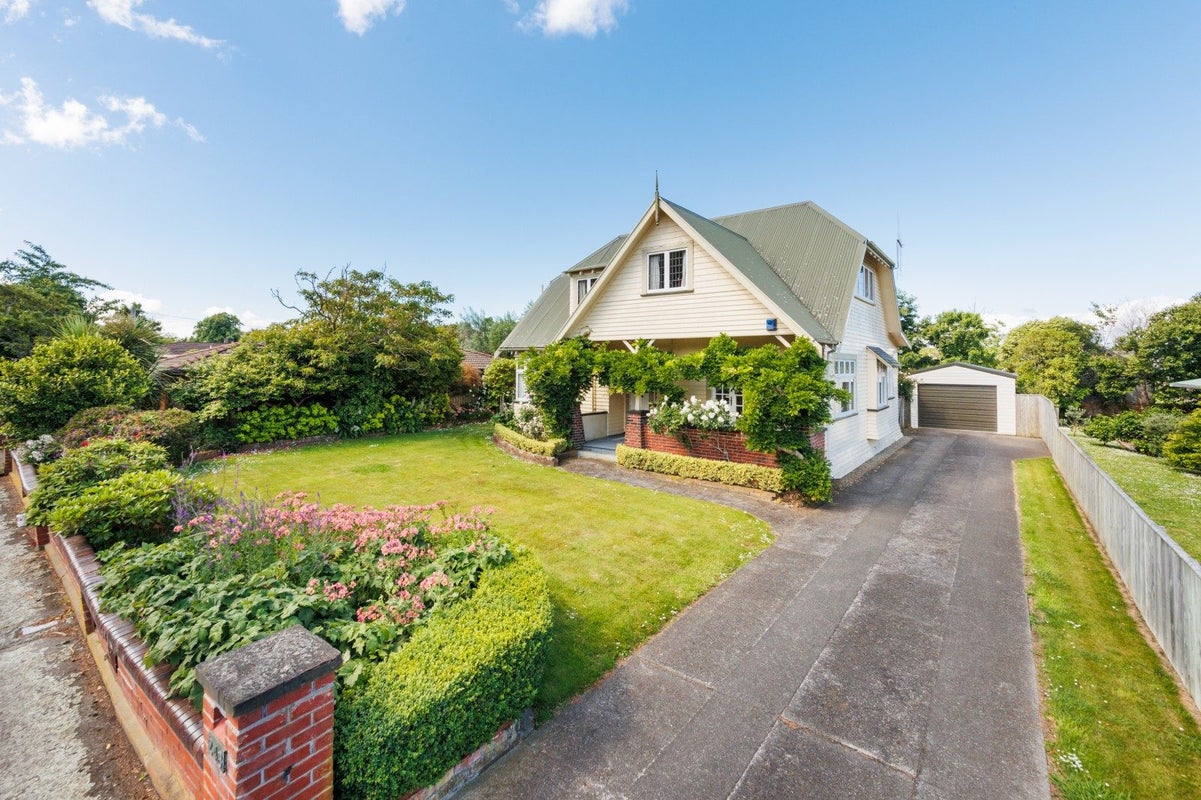 243 Victoria Avenue, Hokowhitu, Palmerston North - Carousel 1