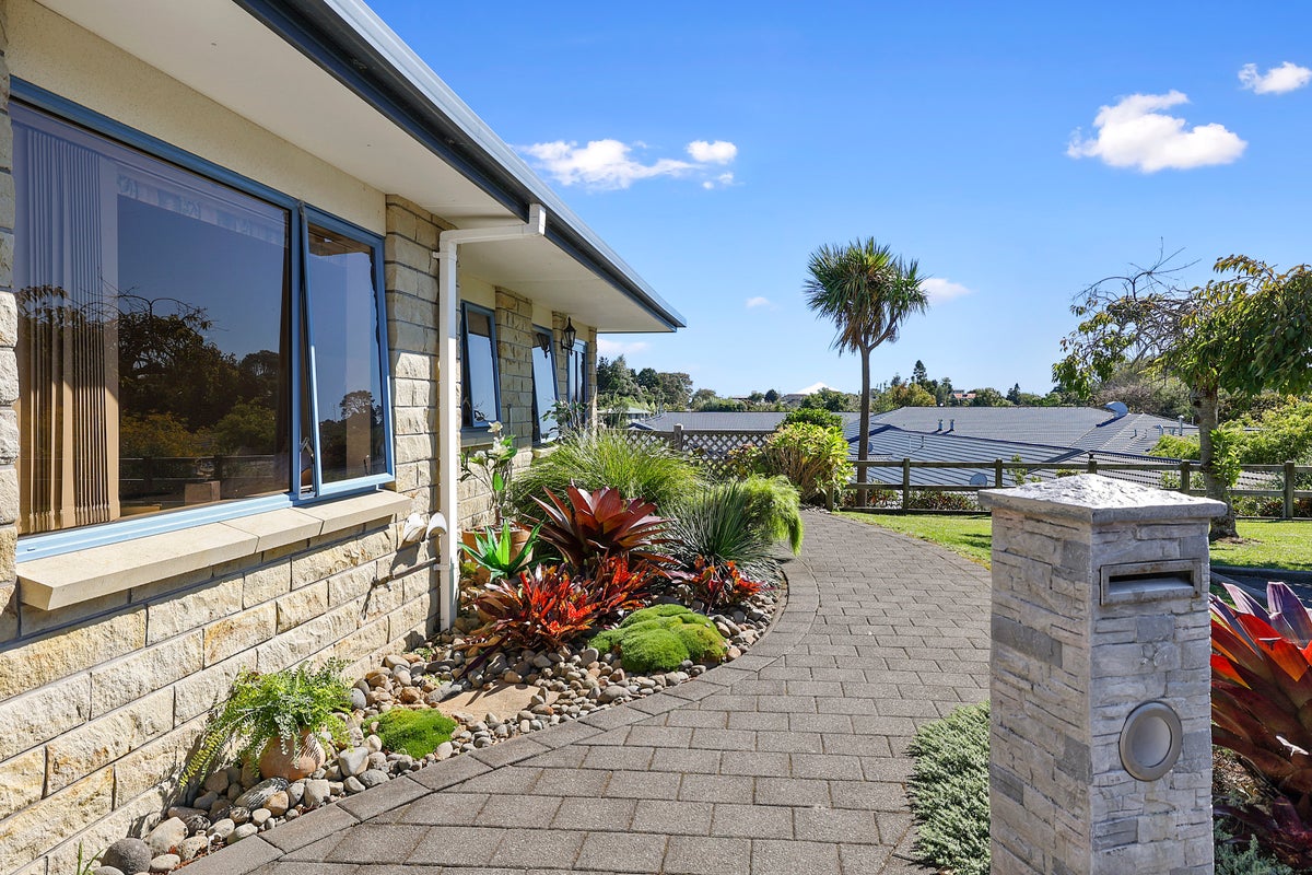 8/32 Mill Road, Lower Vogeltown, New Plymouth - Carousel 2