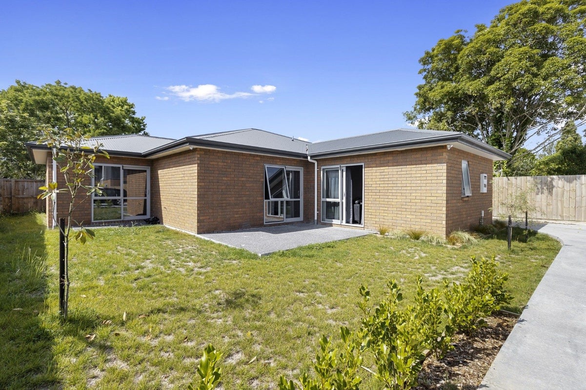 3/5 Mount View Road, Melville, Hamilton - Carousel 1
