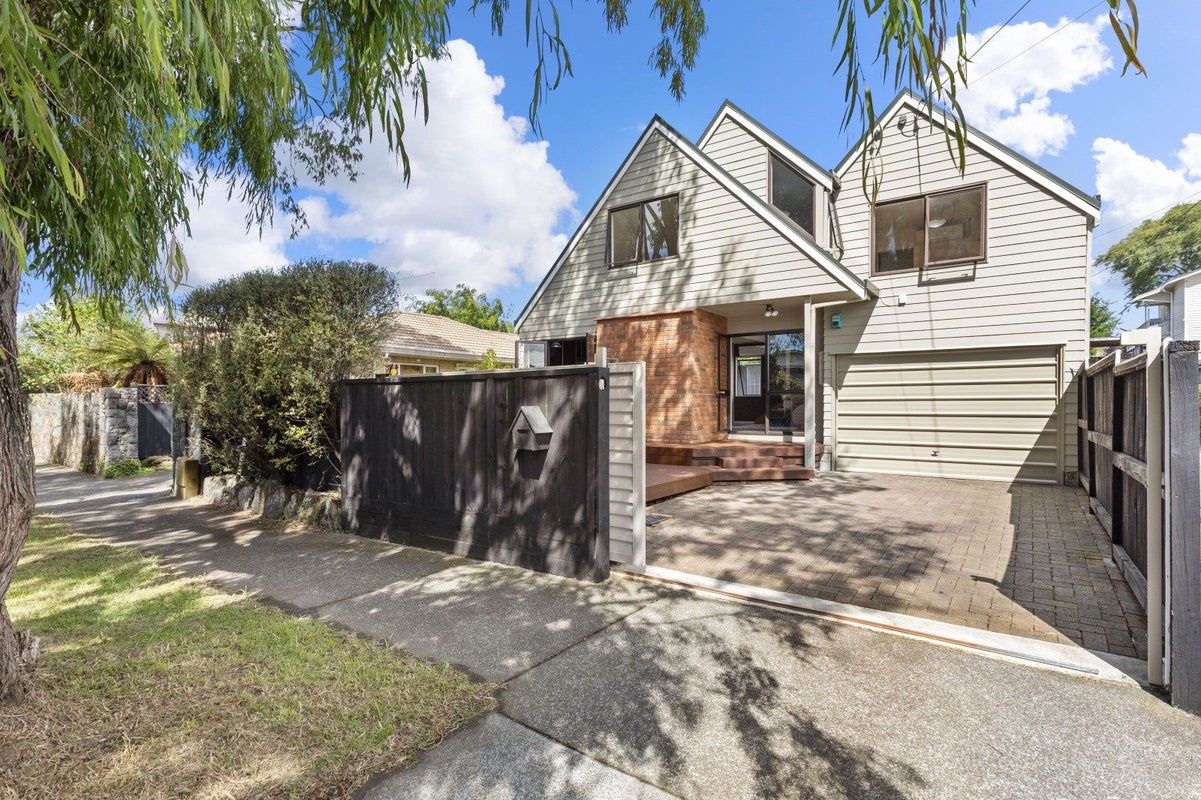 60A Peary Road, Mount Eden, Auckland - Carousel 1