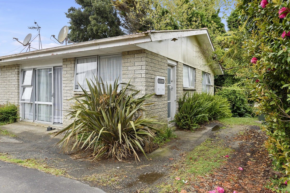 25A Resthill Crescent, Glenview, Hamilton - Carousel 1