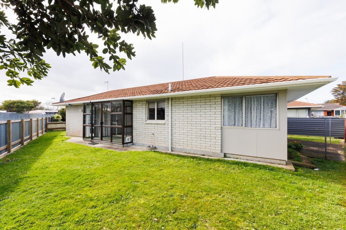 7 Herbert Avenue, Cloverlea, Palmerston North - Carousel 18