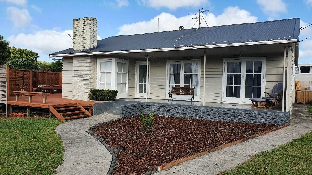 1 Chippendale Crescent, Birkdale, Auckland - Carousel 1