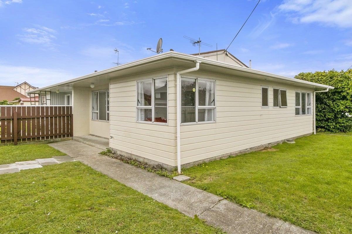 48B WHITES LINE WEST, Woburn, Lower Hutt - Carousel 11