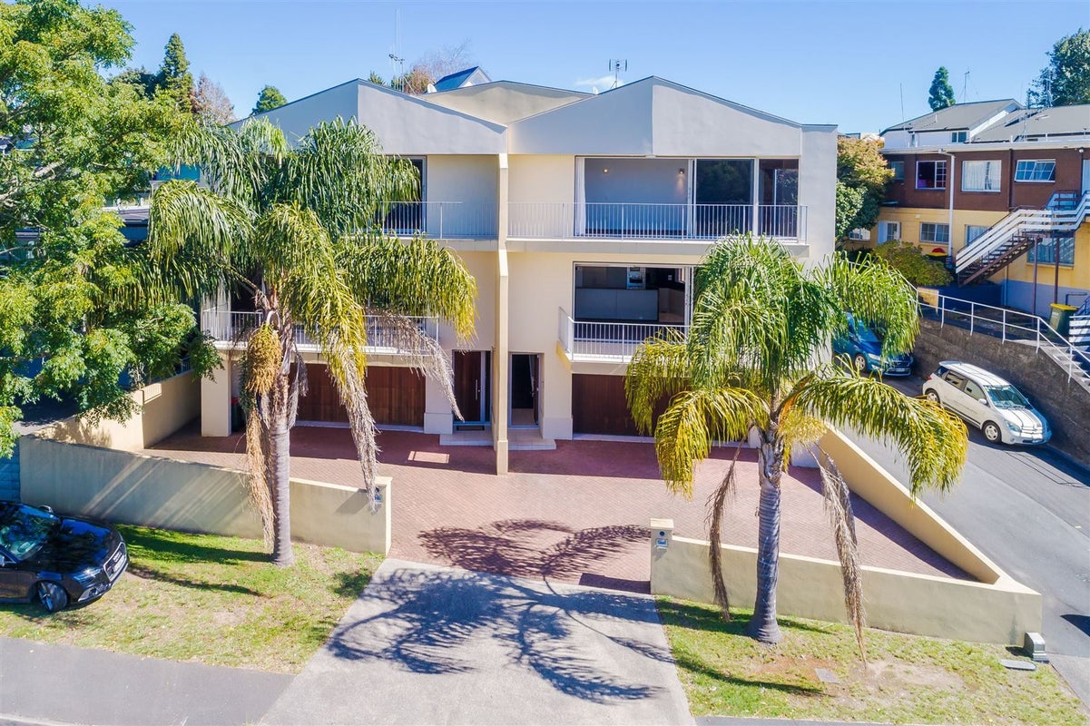 1235C Victoria Street, Whitiora, Hamilton - Carousel 1
