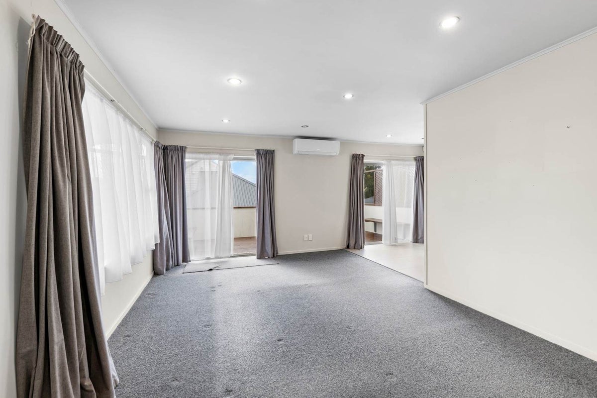43 Velma Road, Hillcrest, Auckland - Carousel 2
