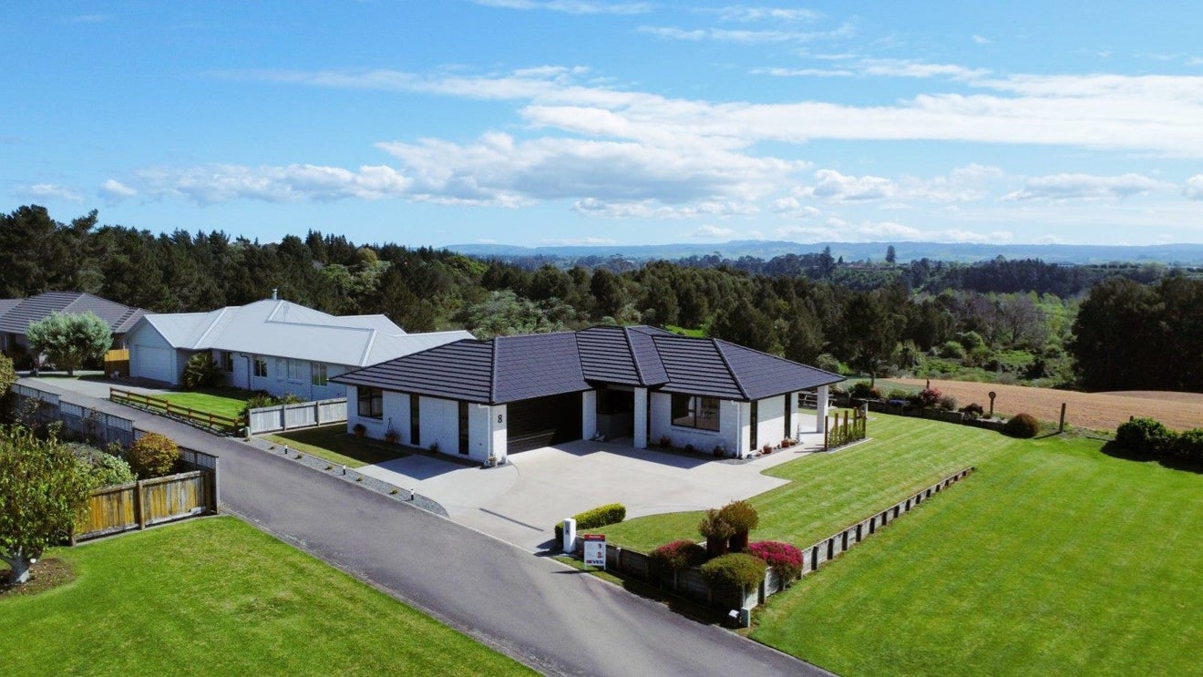 8 Barron Way, Ohauiti, Tauranga - Carousel 1