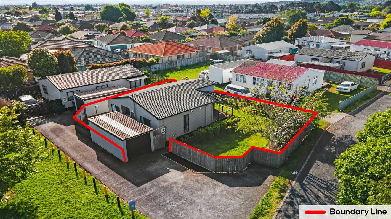1/16 Clarice Place, Takanini, Auckland - Carousel 1