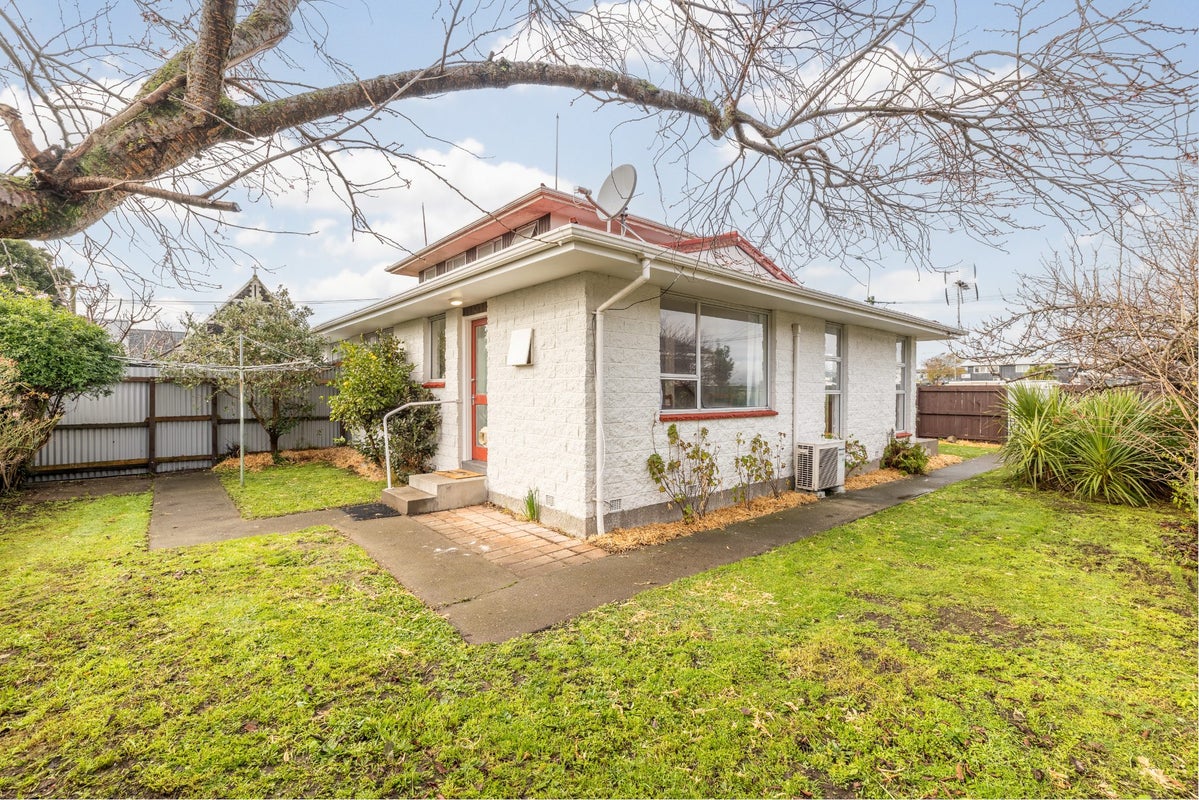 2/70 Hawke Street, New Brighton, Christchurch - Carousel 18