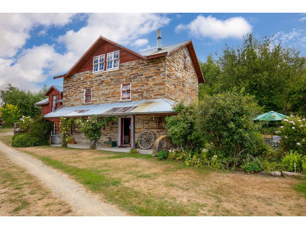85 Hayes Road, Oturehua, Oturehua - Carousel 1