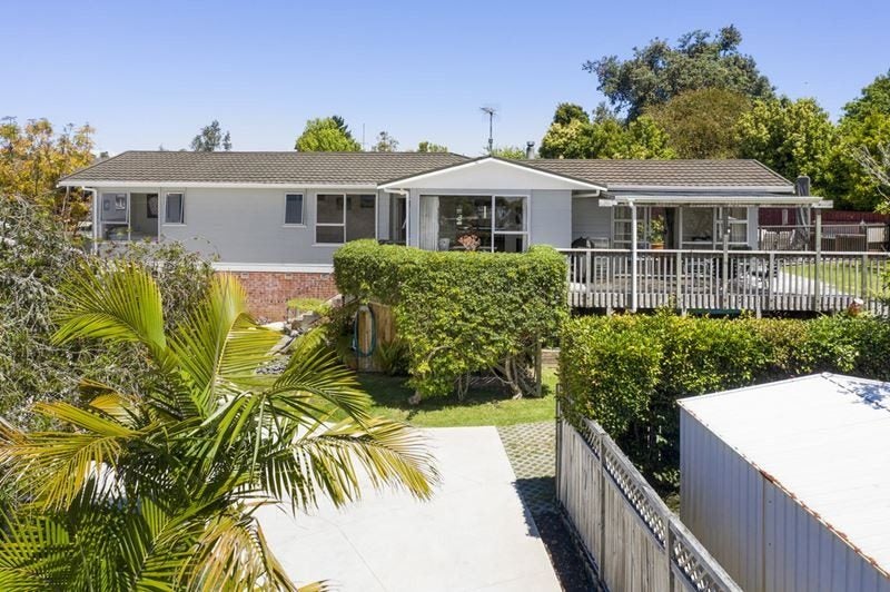 4 Salamanca Road, Sunnynook, Auckland - Carousel 2